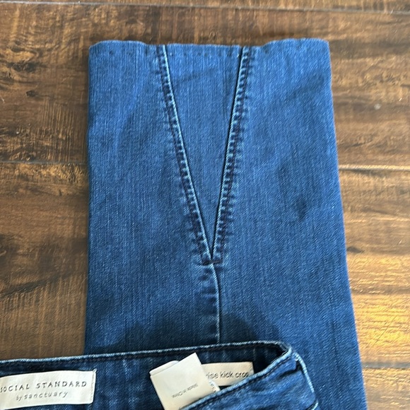 Sanctuary Jeans  All Shorts & Jeans $12 or 2x$20 -Bundle & Offer! - Picture 2 of 4